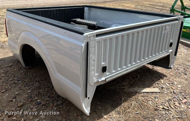 image for item DM8438 2016 Ford 7' L pickup truck bed