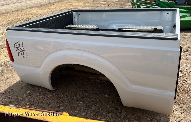 image for item DM8438 2016 Ford 7' L pickup truck bed