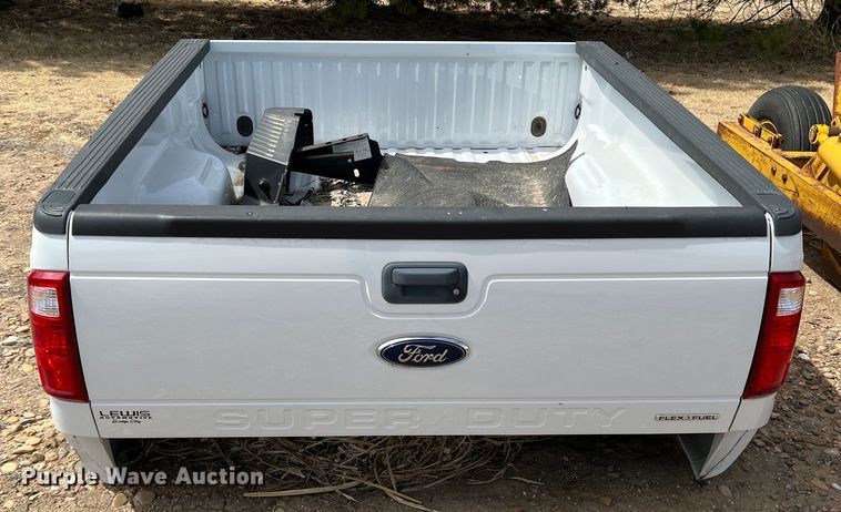 image for item DM8438 2016 Ford 7' L pickup truck bed