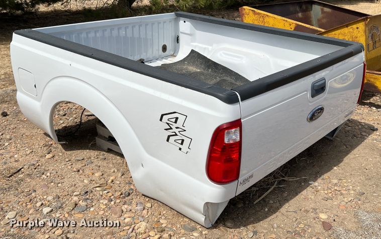 image for item DM8438 2016 Ford 7' L pickup truck bed