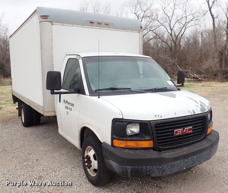 image for item DP4531 2004 GMC Savana  box truck