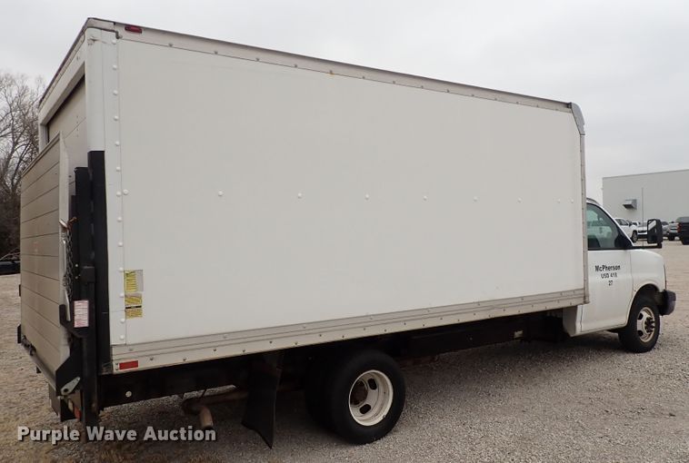 image for item DP4531 2004 GMC Savana  box truck