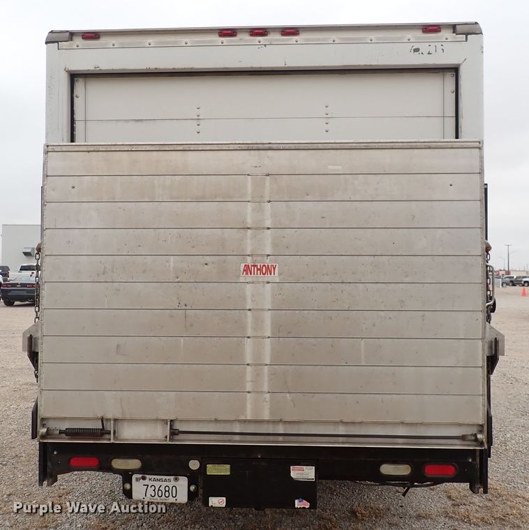 image for item DP4531 2004 GMC Savana  box truck