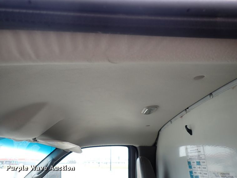 image for item DP4531 2004 GMC Savana  box truck