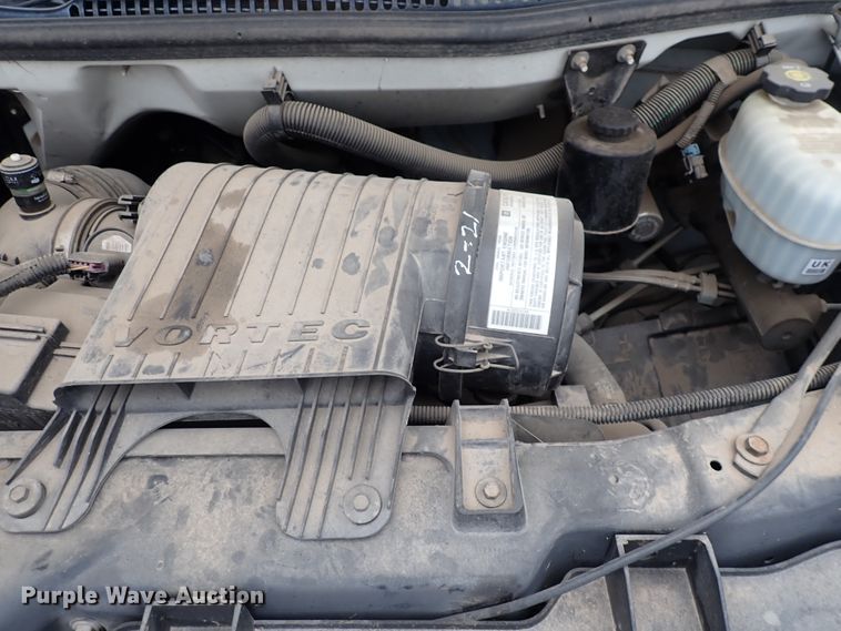 image for item DP4531 2004 GMC Savana  box truck