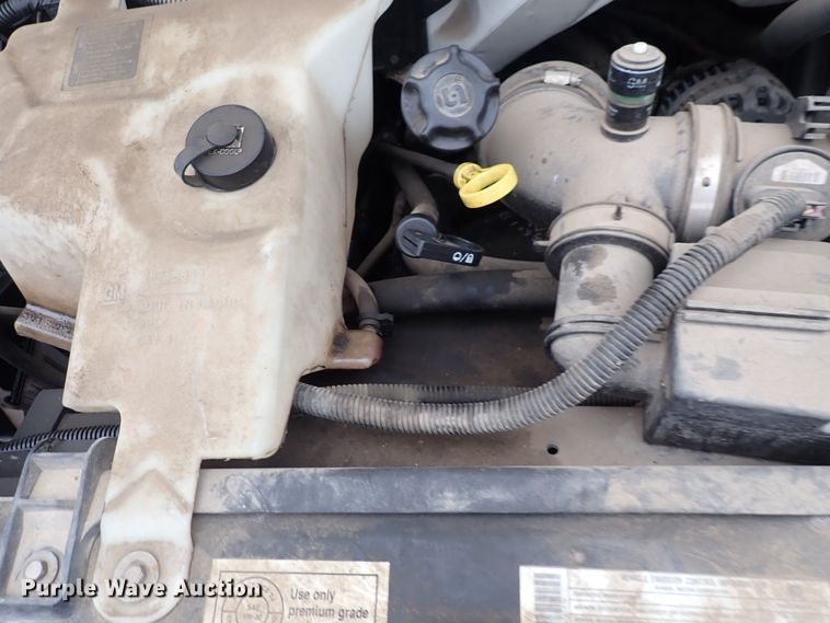 image for item DP4531 2004 GMC Savana  box truck