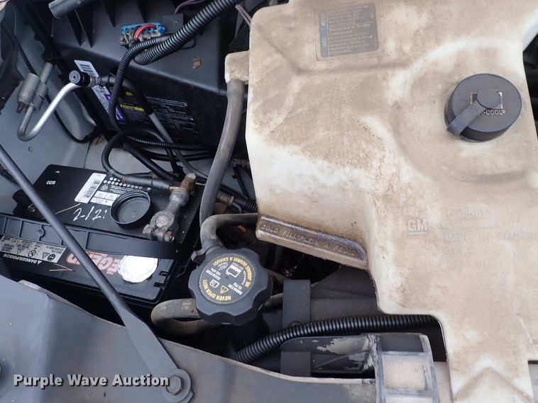 image for item DP4531 2004 GMC Savana  box truck