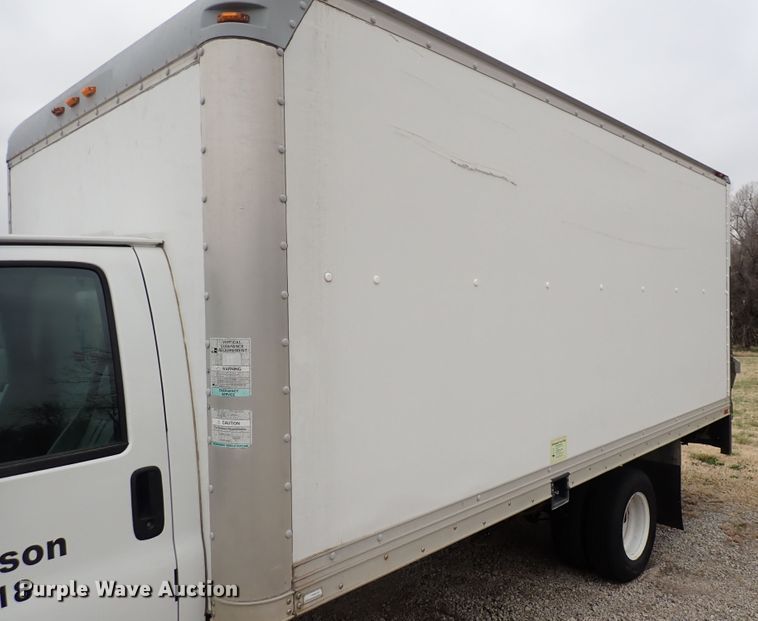 image for item DP4531 2004 GMC Savana  box truck