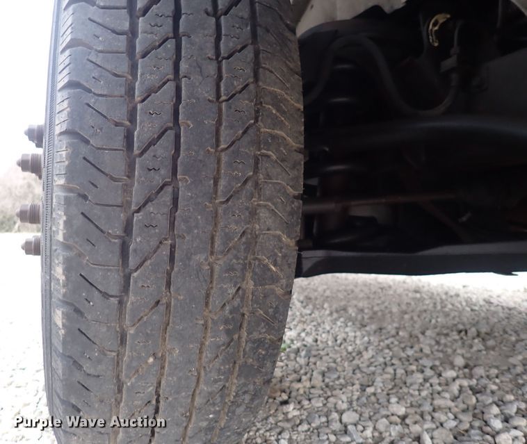 image for item DP4531 2004 GMC Savana  box truck