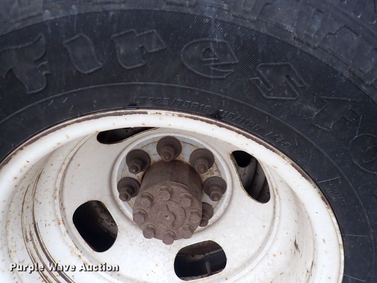 image for item DP4531 2004 GMC Savana  box truck