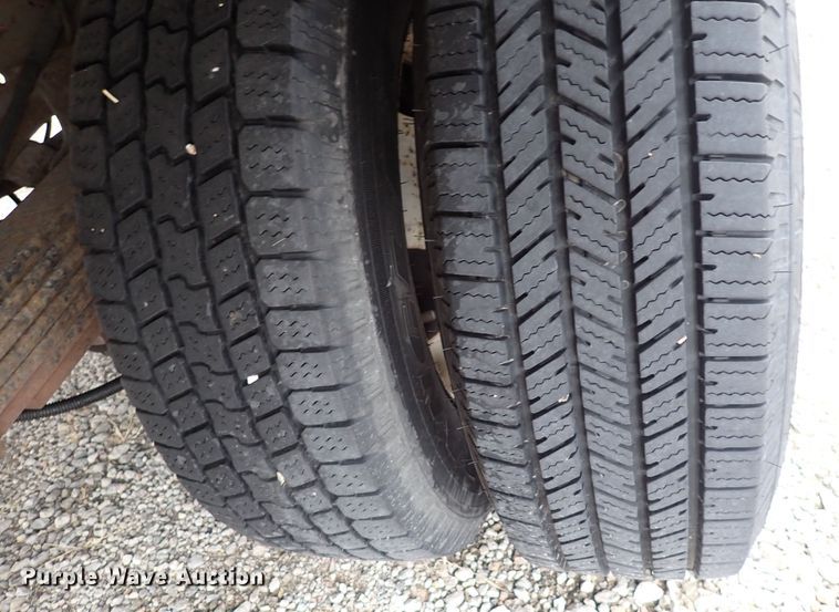 image for item DP4531 2004 GMC Savana  box truck