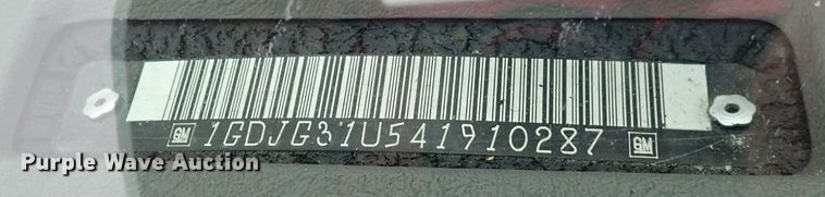 image for item DP4531 2004 GMC Savana  box truck