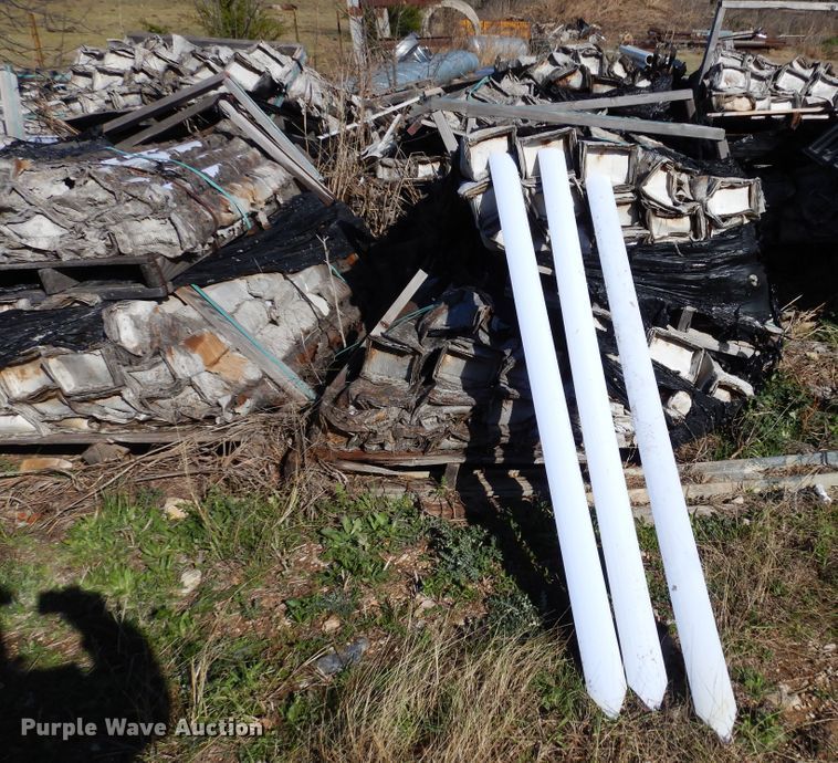 image for item EY9806 Approximately 1,250 Pexco FG578 White Pl reflectors