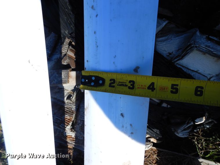 image for item EY9806 Approximately 1,250 Pexco FG578 White Pl reflectors