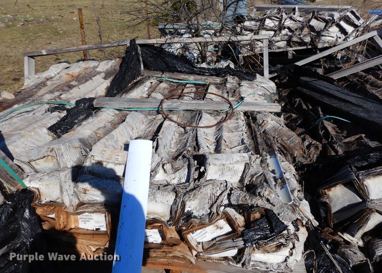 image for item EY9808 Approximately 1,250 Pexco FG578 White Pl reflectors