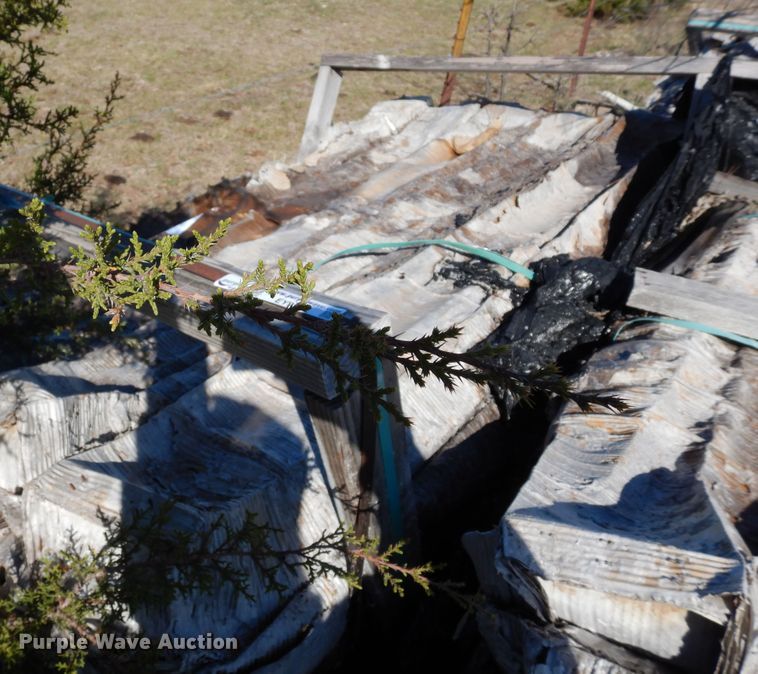 image for item EY9809 Approximately 1,250 Pexco FG578 White Pl reflectors