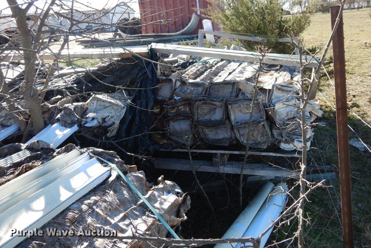 image for item EY9809 Approximately 1,250 Pexco FG578 White Pl reflectors