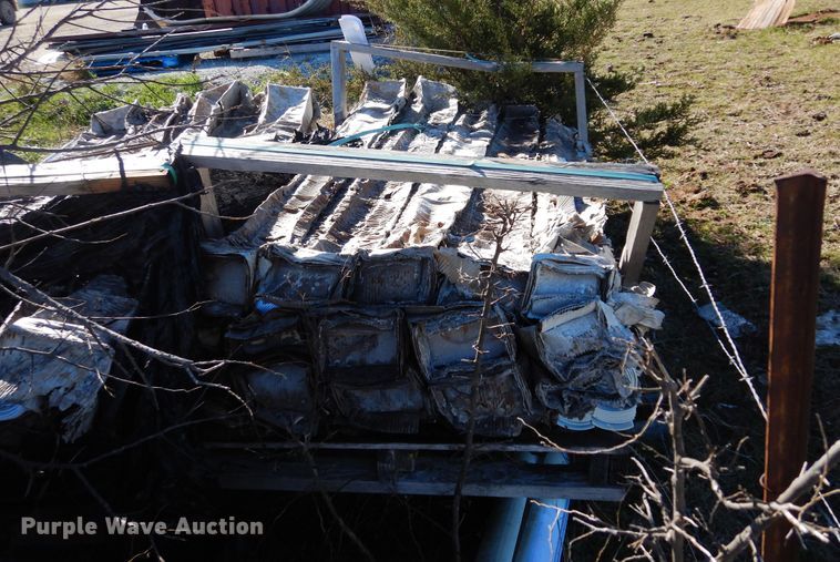 image for item EY9809 Approximately 1,250 Pexco FG578 White Pl reflectors