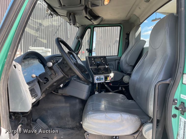 image for item FV9448 2007 International 7600  dump truck