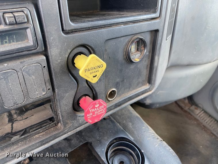 image for item FV9448 2007 International 7600  dump truck