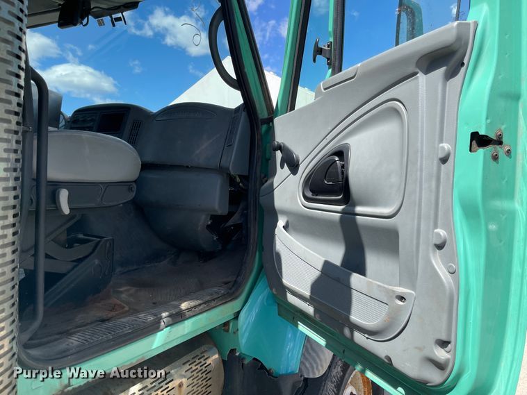 image for item FV9448 2007 International 7600  dump truck