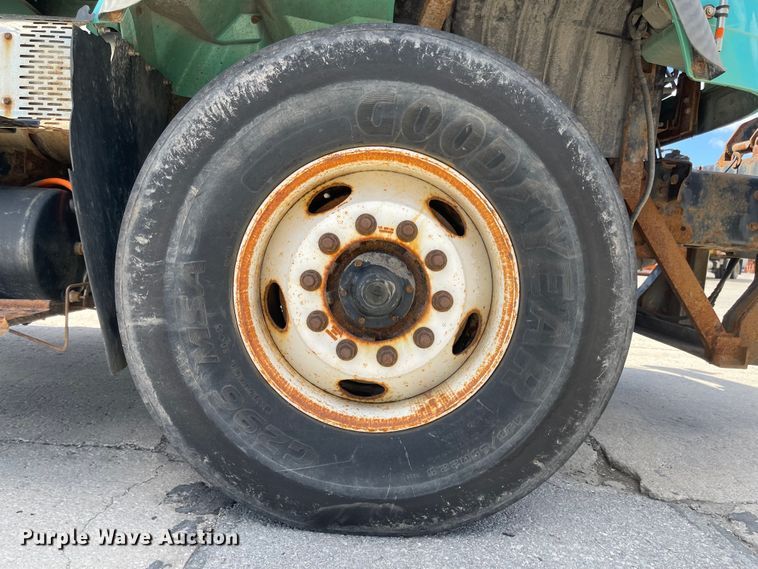 image for item FV9448 2007 International 7600  dump truck