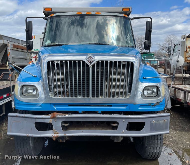 image for item FV9453 2005 International 7600  dump truck