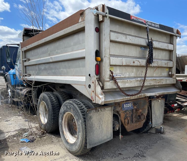 image for item FV9453 2005 International 7600  dump truck