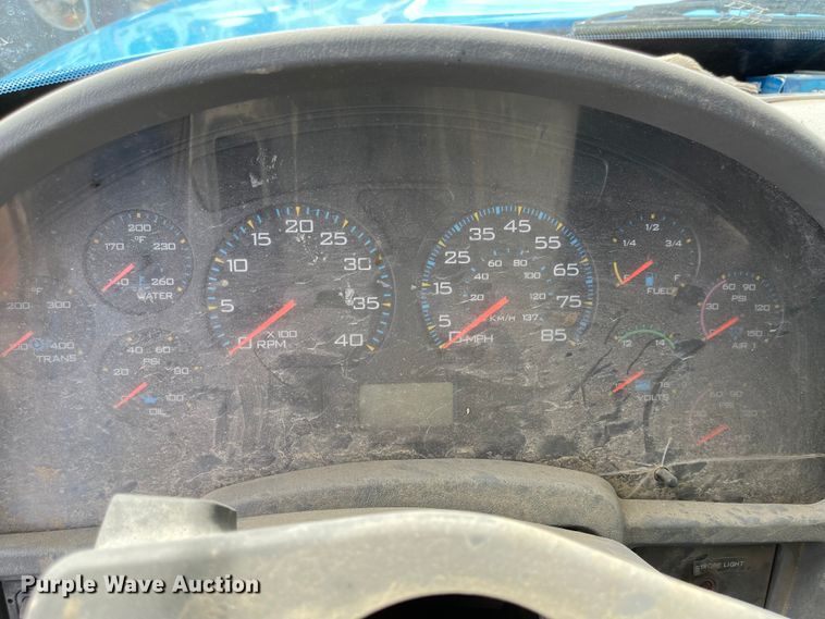 image for item FV9453 2005 International 7600  dump truck