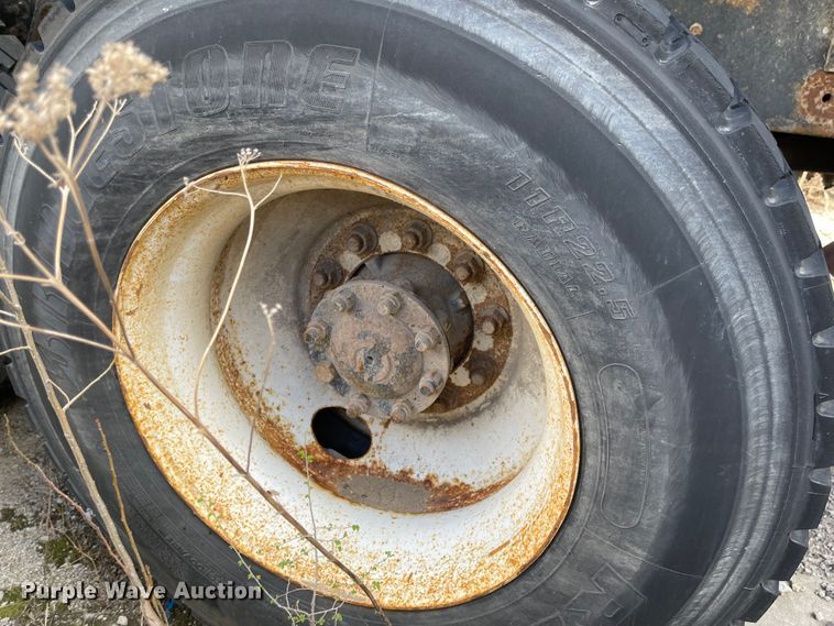 image for item FV9453 2005 International 7600  dump truck