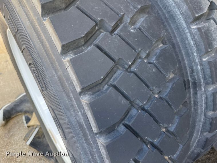 image for item FV9453 2005 International 7600  dump truck