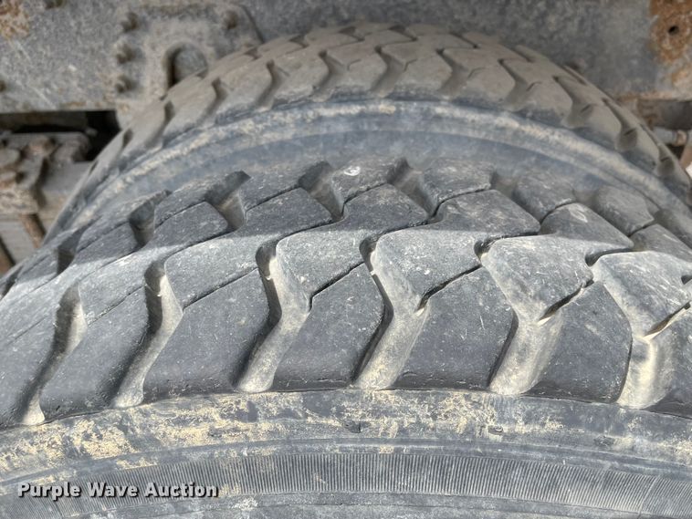 image for item FV9453 2005 International 7600  dump truck