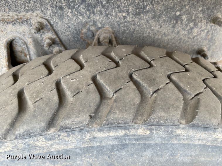 image for item FV9453 2005 International 7600  dump truck