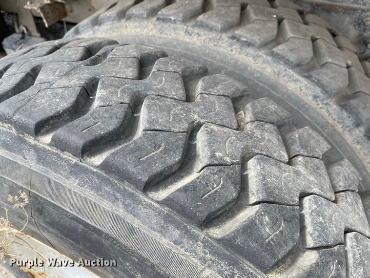 image for item FV9453 2005 International 7600  dump truck