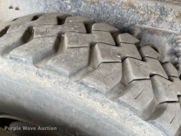 image for item FV9453 2005 International 7600  dump truck