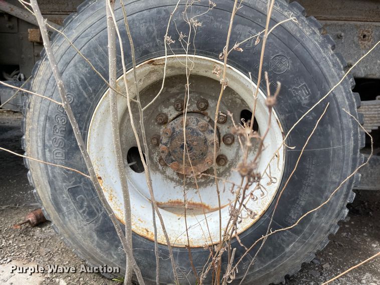 image for item FV9453 2005 International 7600  dump truck