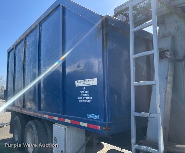 image for item FV9456 2010 International 7600  crane truck