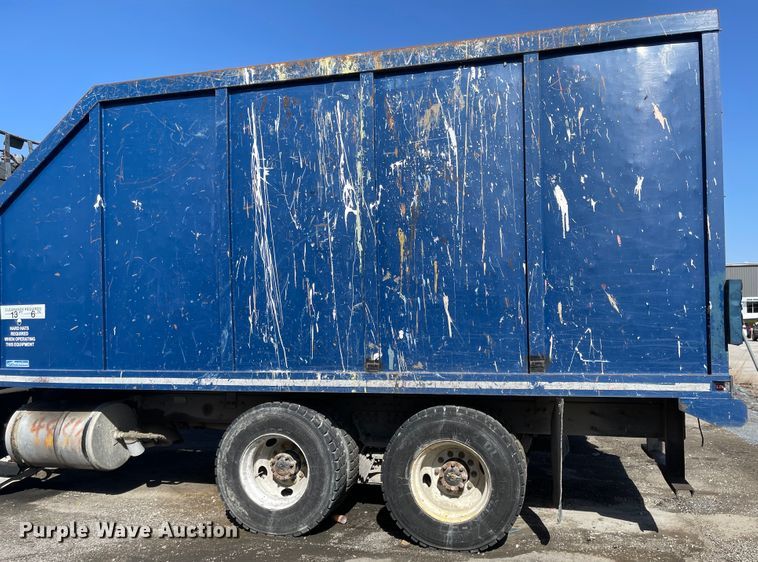 image for item FV9456 2010 International 7600  crane truck