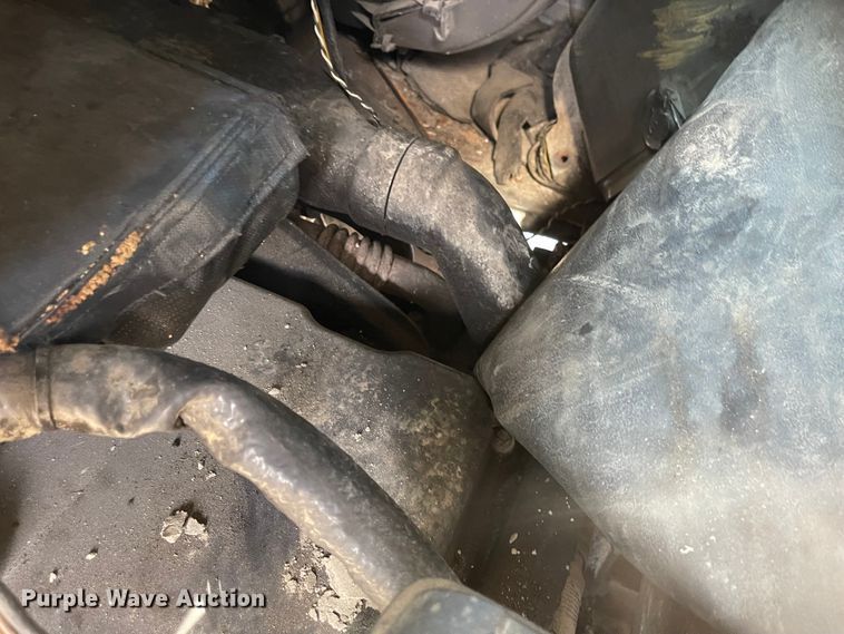 image for item FV9456 2010 International 7600  crane truck