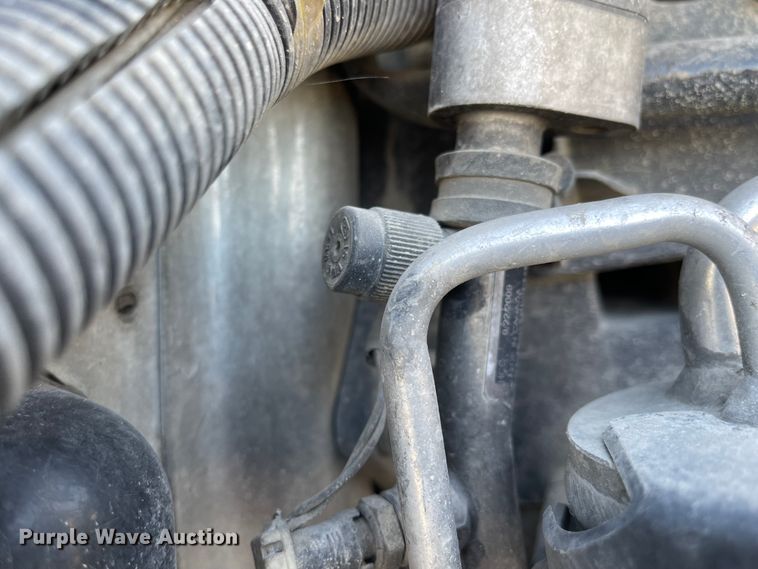 image for item FV9456 2010 International 7600  crane truck