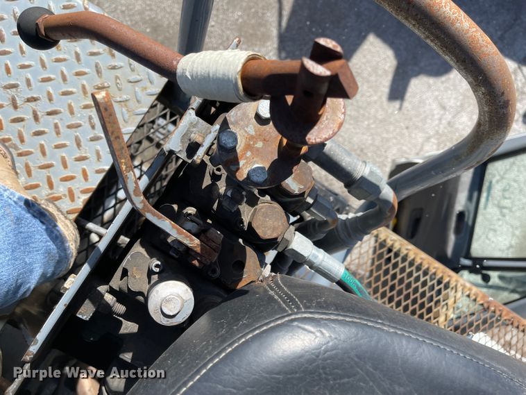 image for item FV9456 2010 International 7600  crane truck