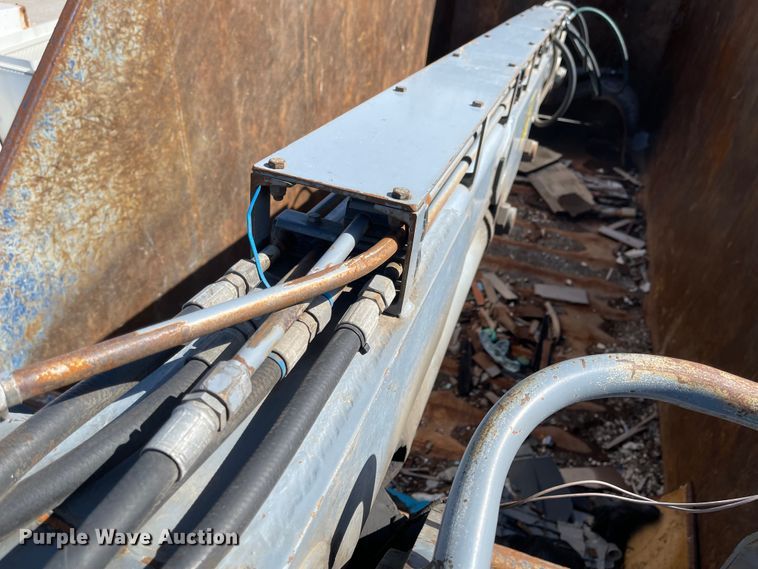 image for item FV9456 2010 International 7600  crane truck