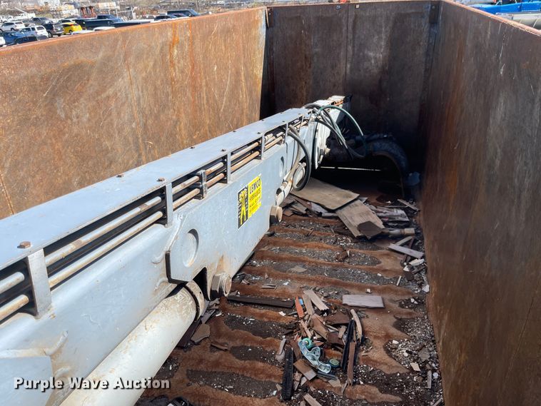 image for item FV9456 2010 International 7600  crane truck