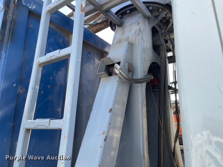 image for item FV9456 2010 International 7600  crane truck