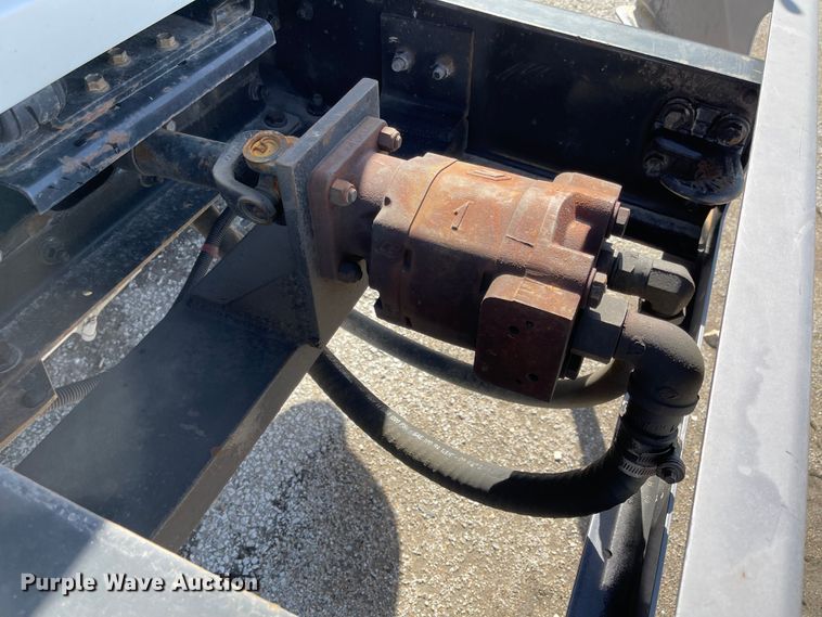 image for item FV9456 2010 International 7600  crane truck