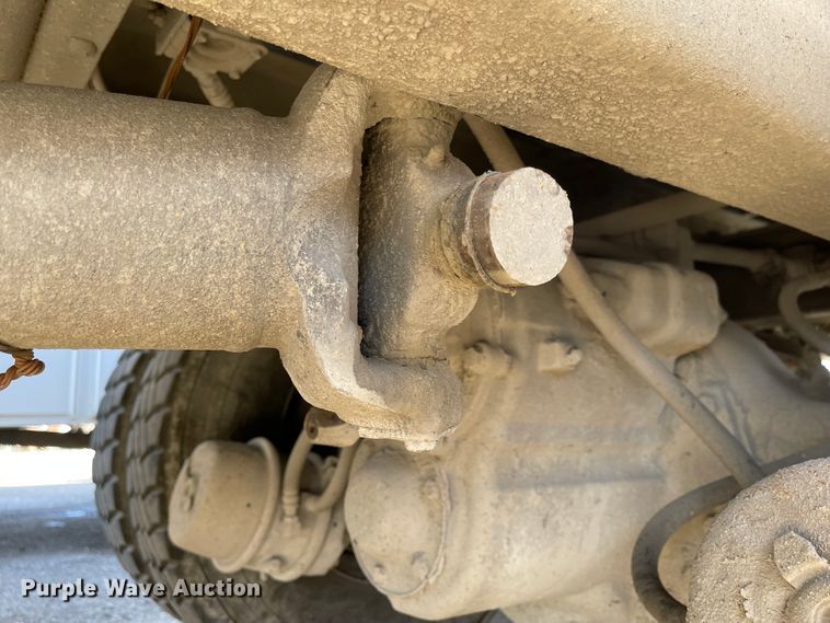 image for item FV9456 2010 International 7600  crane truck