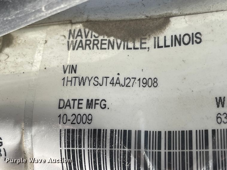 image for item FV9456 2010 International 7600  crane truck