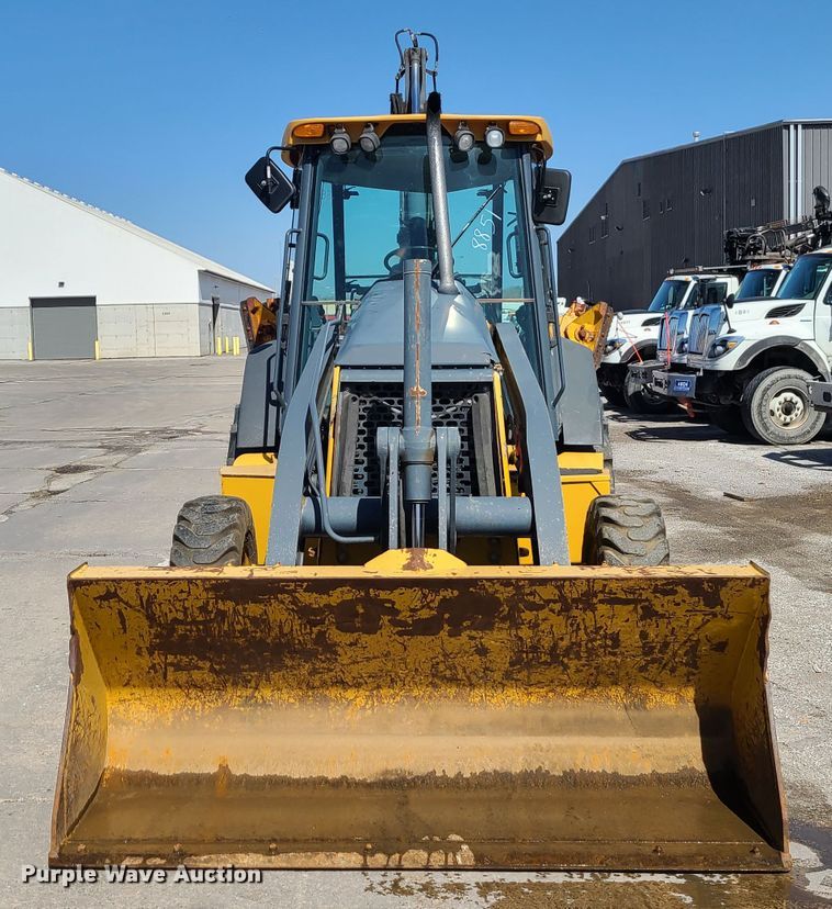 image for item FV9461 2011 John Deere 410J  backhoe