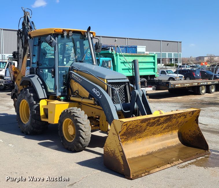 image for item FV9461 2011 John Deere 410J  backhoe
