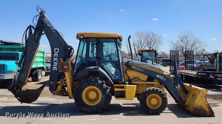 image for item FV9461 2011 John Deere 410J  backhoe
